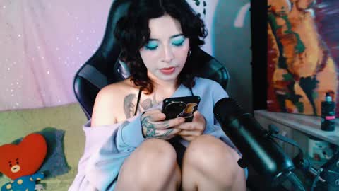 jade 18  online show from April 10, 6:30 am