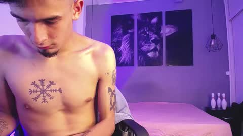 jackk_8 online show from October 21, 3:22 am