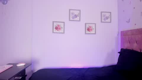 Jackk Russell  online show from May 17, 3:49 am