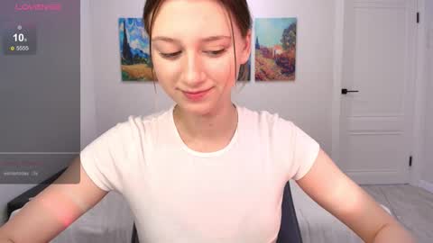 Snapshot of jackp0t__ chatting on October 25, 1:00 pm Win by life online show from October 25, 1:00 pm