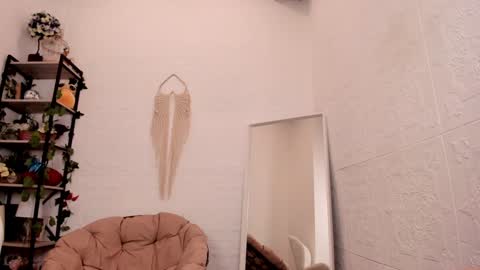 Snapshot of jackp0t__ chatting on January 5, 11:37 am Win by life online show from January 5, 11:37 am