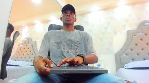 Snapshot of jacksonmuller_ chatting on December 12, 11:39 am Jackson online show from December 12, 11:39 am