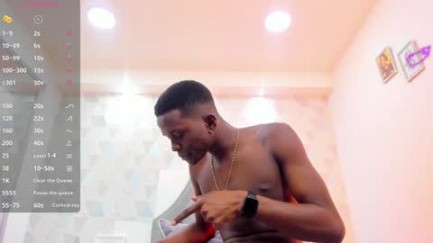 Snapshot of jacksonmuller_ chatting on December 4, 6:33 pm Jackson online show from December 4, 6:33 pm