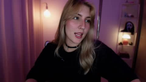 Linda Sofia help me get to 100 thumbs up online show from April 26, 2:09 am