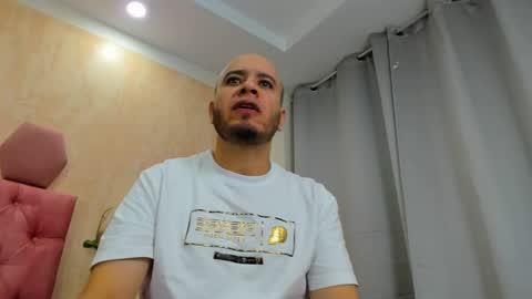 Snapshot of jacob_lewitt chatting on February 20, 12:41 am Jacob online show from February 20, 12:41 am
