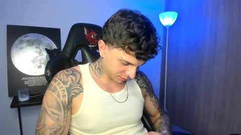 jacobb116 online show from December 20, 2:18 am