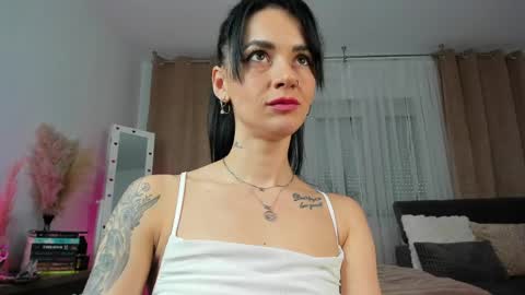 Jacqueline online show from May 30, 2:43 am