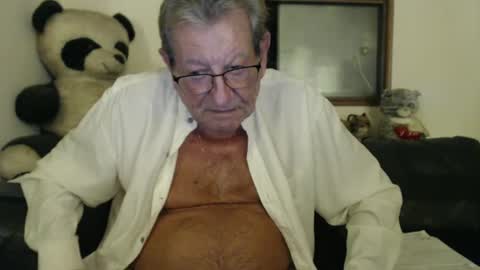 Snapshot of jacques_de_france chatting on February 22, 5:44 am Jacques online show from February 22, 5:44 am