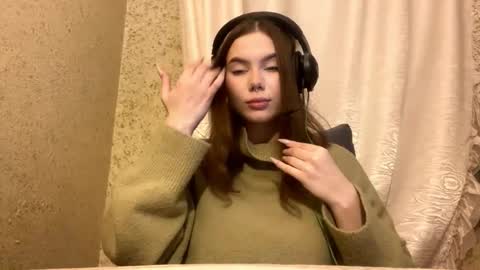 Adeline online show from October 16, 3:11 pm