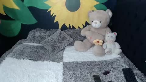 Snapshot of jade_scarlett1 chatting on February 19, 3:49 pm jade_scarlett1 online show from February 19, 3:49 pm