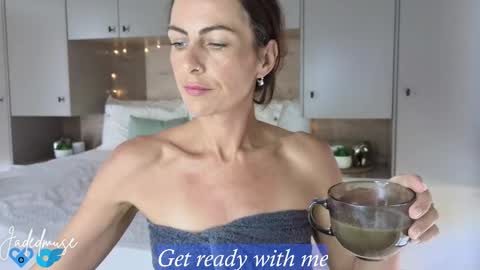 Jade online show from March 21, 8:19 am