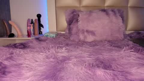 jadeestudios online show from September 24, 6:09 am