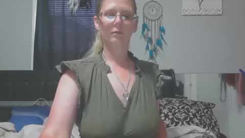 JadeLuv online show from June 8, 12:38 am