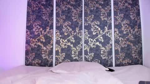 JADE online show from September 25, 8:27 pm