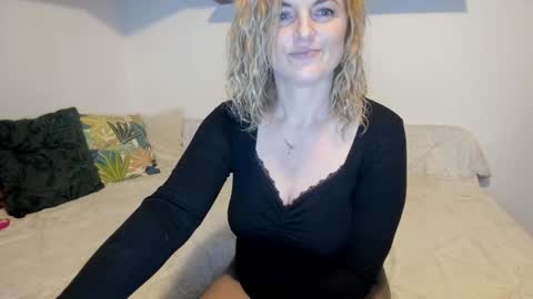 elena online show from February 11, 2:35 am