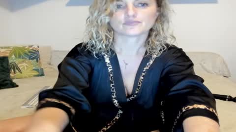 elena online show from February 5, 5:41 am