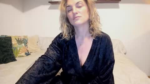 elena online show from March 7, 2:36 am
