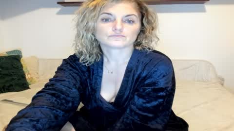 elena online show from January 12, 5:45 am