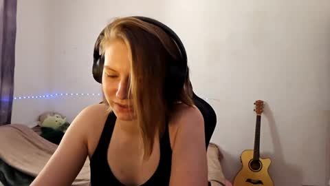 jaimeeosendorf online show from April 13, 9:13 am