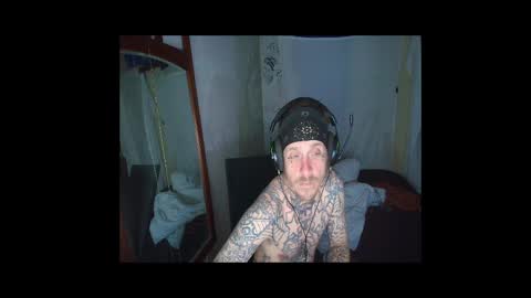 showingitoff online show from April 6, 7:31 am