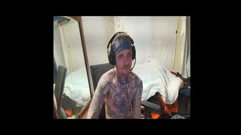 showingitoff online show from April 1, 4:35 am