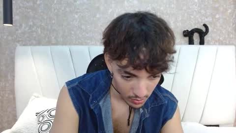 jake_laraxxx online show from September 21, 6:56 pm