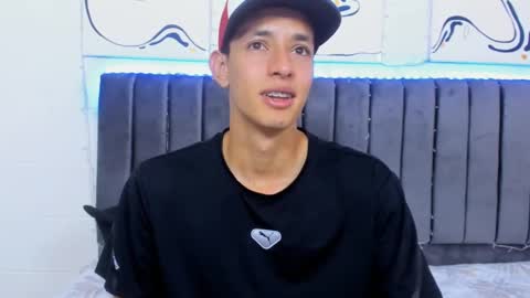Snapshot of jake_shadow14 chatting on February 12, 5:37 pm Hi guys im new 3 online show from February 12, 5:37 pm