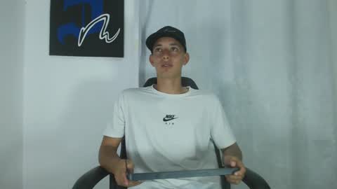 Snapshot of jake_shadow14 chatting on February 28, 6:41 pm Hi guys im new 3 online show from February 28, 6:41 pm