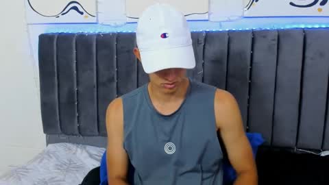 Snapshot of jake_shadow14 chatting on March 3, 8:21 pm Hi guys im new 3 online show from March 3, 8:21 pm
