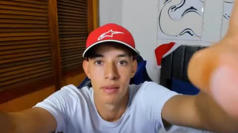 Snapshot of jake_shadow14 chatting on January 14, 8:48 pm Hi guys im new 3 online show from January 14, 8:48 pm