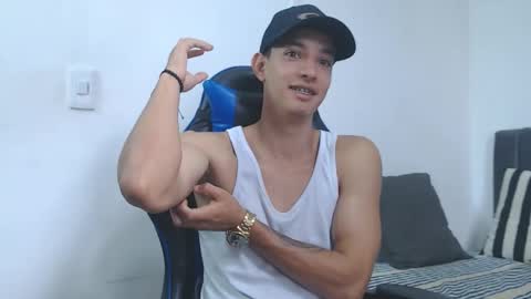 Hi guys im new 3 online show from January 15, 5:00 pm