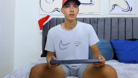 Snapshot of jake_shadow14 chatting on January 13, 11:49 pm Hi guys im new 3 online show from January 13, 11:49 pm