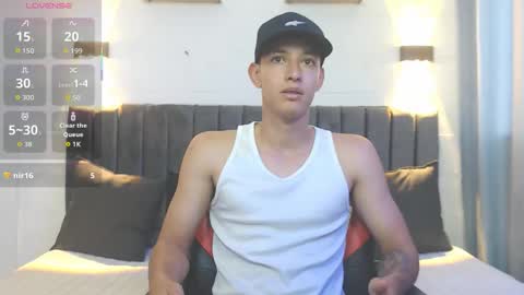 Snapshot of jake_shadow14 chatting on September 16, 7:39 pm Hi guys im new 3 online show from September 16, 7:39 pm