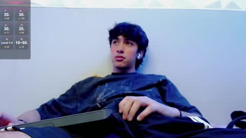 jake_tripp online show from November 10, 6:05 am