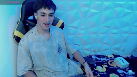 jake_tripp online show from December 29, 9:50 am