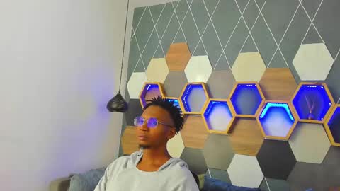   online show from February 21, 7:32 pm