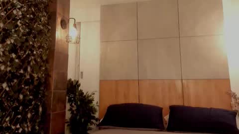   online show from October 2, 4:33 am