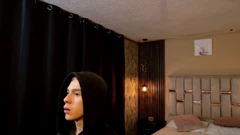 james_adamss_ online show from February 19, 11:53 am