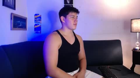 james_cr online show from November 26, 3:04 am