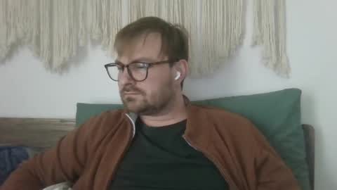 Snapshot of james_heron chatting on March 6, 4:07 pm James Heron online show from March 6, 4:07 pm