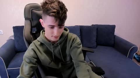 James online show from October 25, 6:41 pm