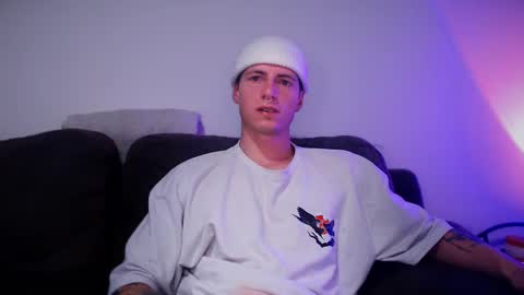 Snapshot of jamesss____ chatting on March 8, 3:39 am jamesss____ online show from March 8, 3:39 am
