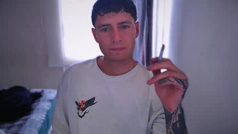 Snapshot of jamesss____ chatting on January 27, 4:54 pm jamesss____ online show from January 27, 4:54 pm