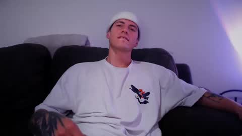 Snapshot of jamesss____ chatting on March 7, 5:28 pm jamesss____ online show from March 7, 5:28 pm