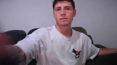 Snapshot of jamesss____ chatting on February 17, 7:12 pm jamesss____ online show from February 17, 7:12 pm