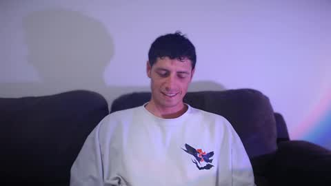 Snapshot of jamesss____ chatting on February 14, 7:12 pm jamesss____ online show from February 14, 7:12 pm