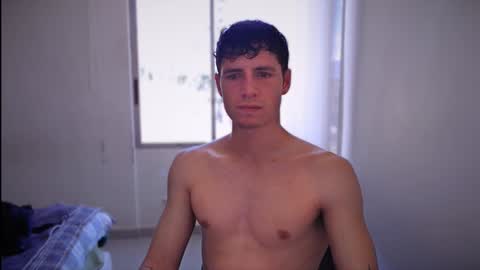 Snapshot of jamesss____ chatting on January 19, 4:57 pm jamesss____ online show from January 19, 4:57 pm