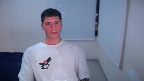 Snapshot of jamesss____ chatting on January 29, 1:58 am jamesss____ online show from January 29, 1:58 am
