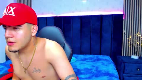 Jamezprada online show from September 8, 9:25 pm