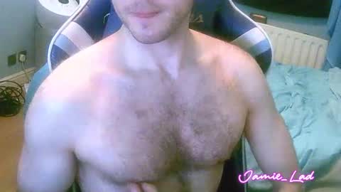 Snapshot of jamie_lad chatting on December 15, 12:17 pm Jamie online show from December 15, 12:17 pm